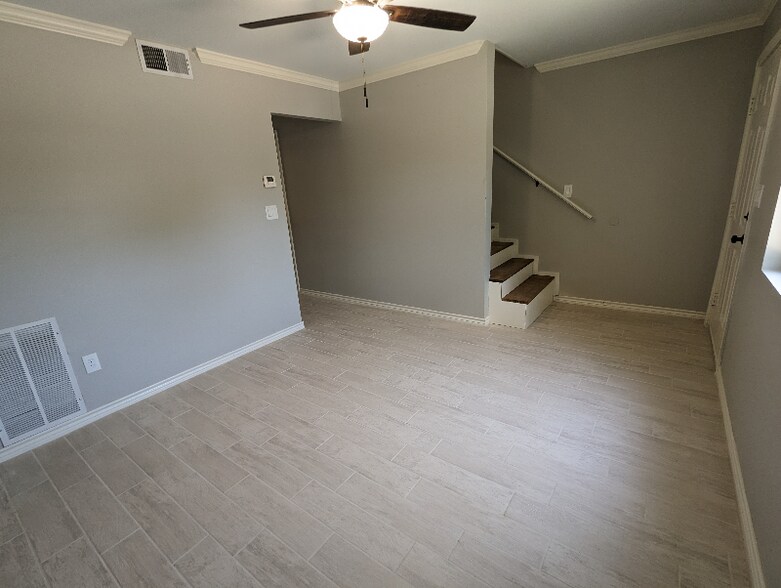 Building Photo - 114 Scofield Ave