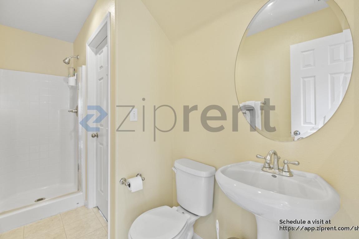 Building Photo - 5580 Avent Ferry St