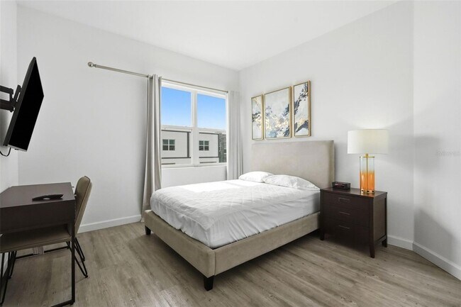 Building Photo - 285 Famagusta Dr