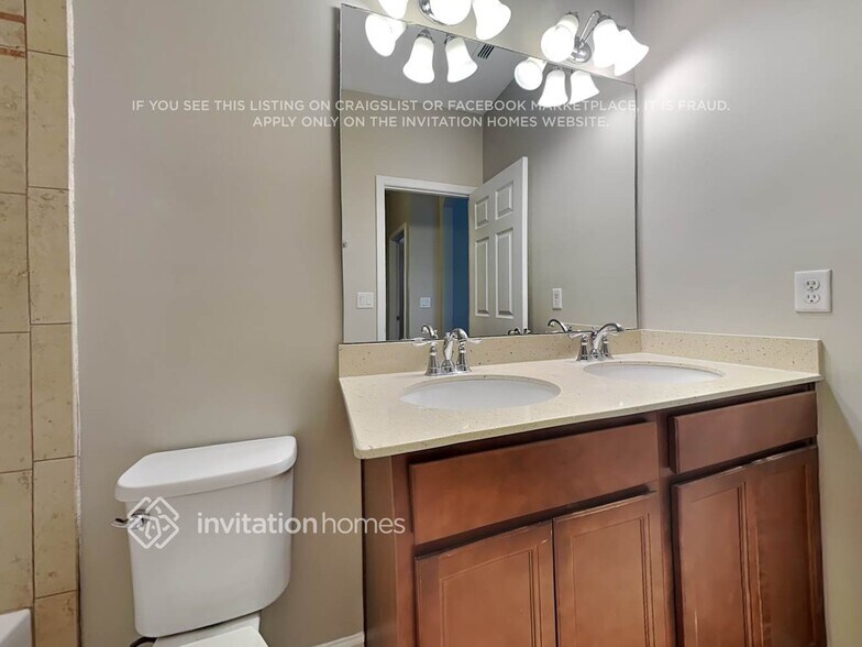 Building Photo - 15604 Spotted Saddle Cir