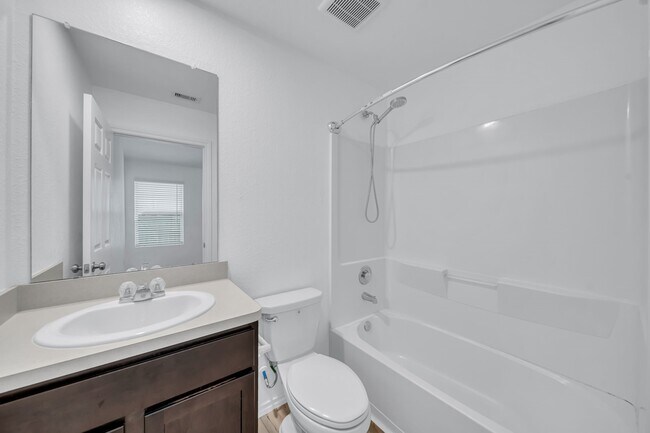 Building Photo - 17607 Longwood Trce Ln