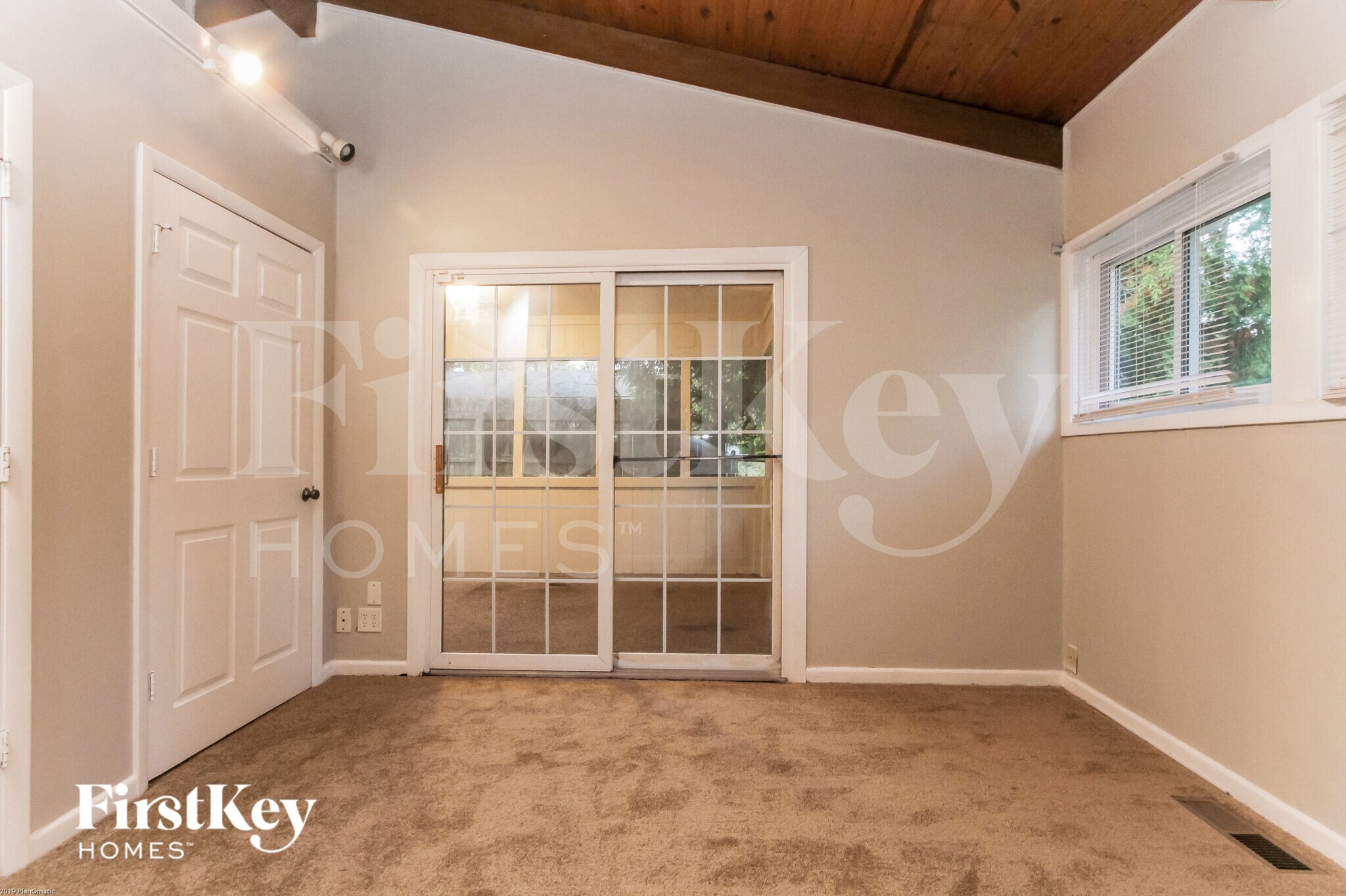 Building Photo - 4913 Victoria Rd