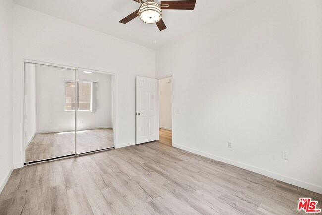 Building Photo - 3411 E Circulo San Sorrento Rd
