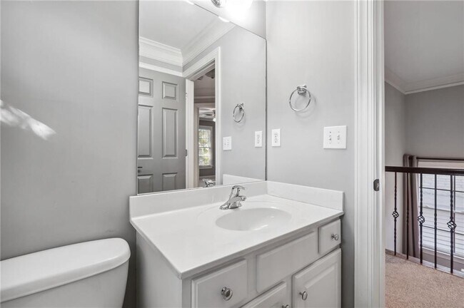 Building Photo - 163 Richmond St SE