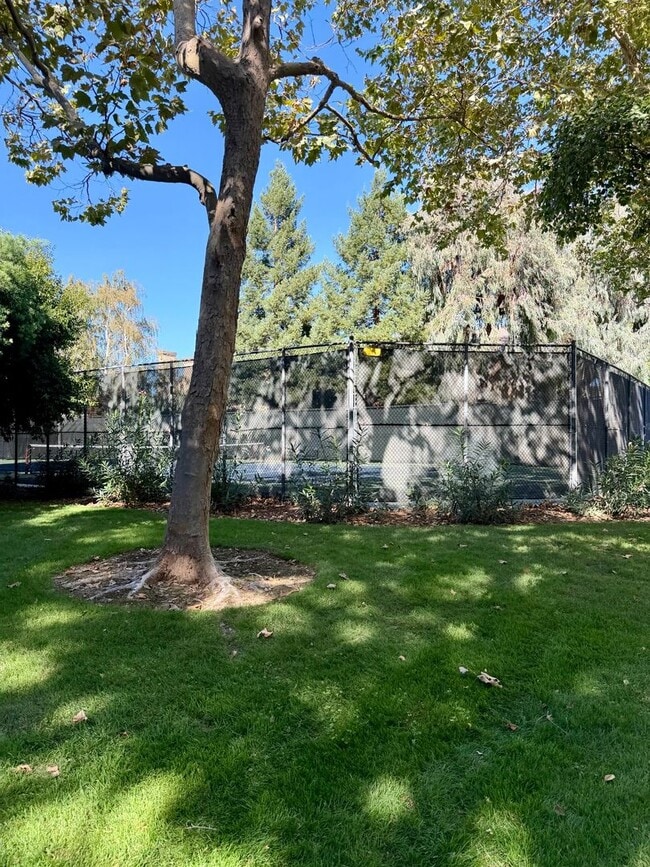 Building Photo - 1837 Ashmeade Ct