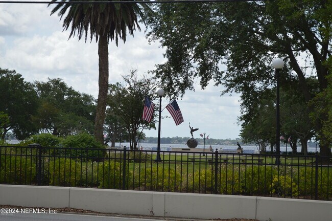 Building Photo - 1661 Riverside Ave