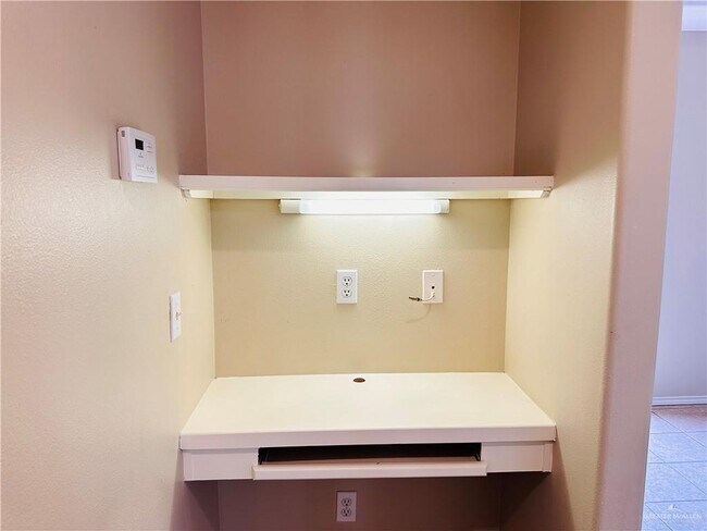 Building Photo - 26 Cassandra St