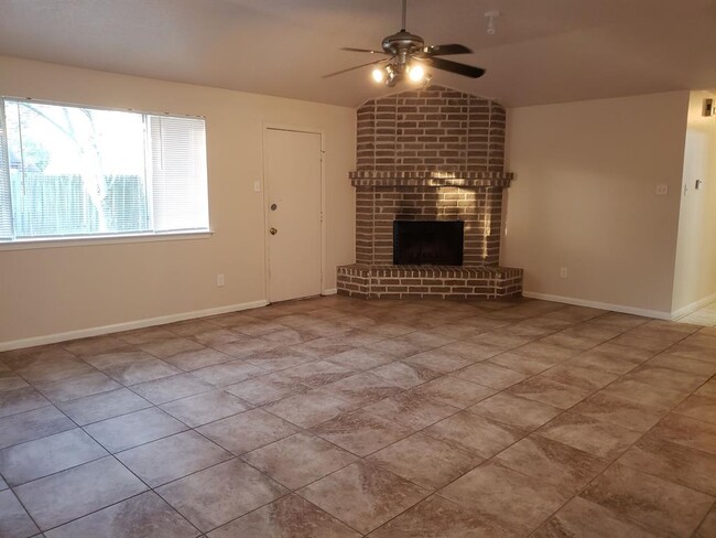 Building Photo - 1326 Blue Diamond Dr