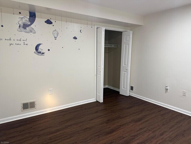 Building Photo - 751 Summer Ave