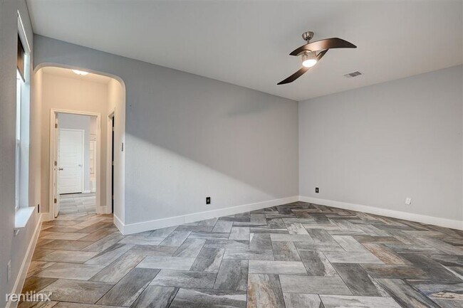 Building Photo - 230 Telluride Dr