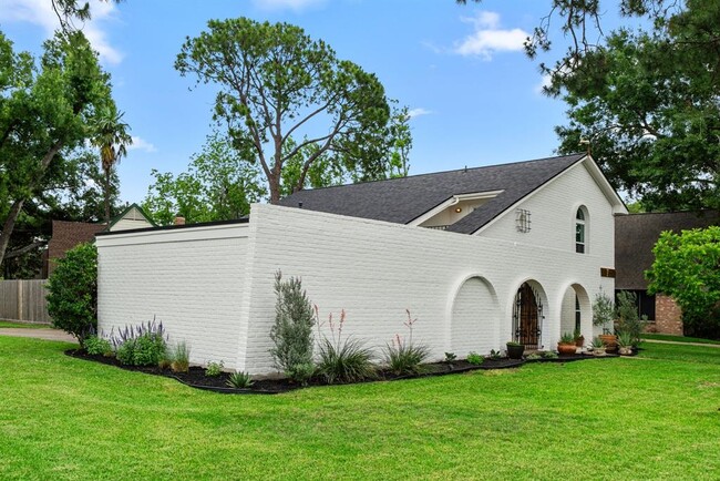 Building Photo - 9734 Truscon Dr
