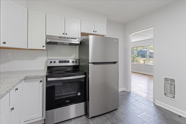 Building Photo - Newly renovated 3bed 1beath for rent!