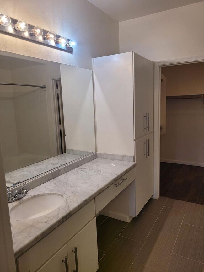 Building Photo - 3302 N 7th St