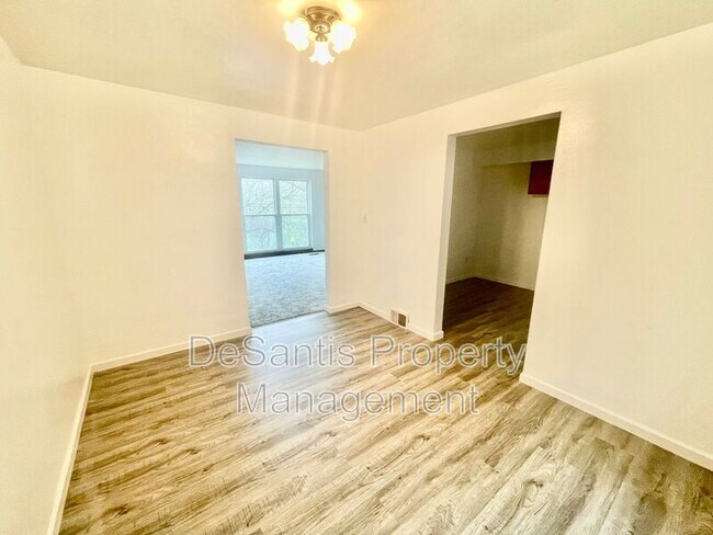 Building Photo - 447 Idlewood Rd