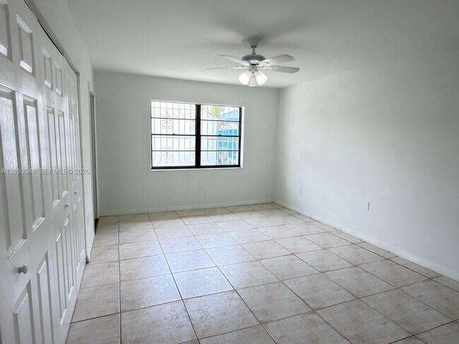 Building Photo - 6822 SW 130th Ave