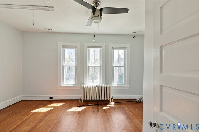 Building Photo - 18 N Allen Ave