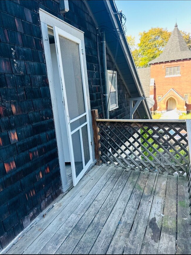 Building Photo - 14 103rd St