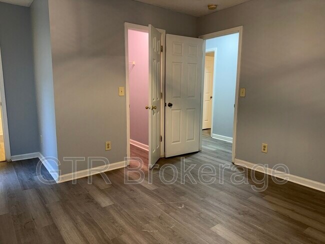 Building Photo - 1145 Booker Ave SW