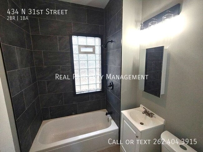 Building Photo - 434 N 31st St