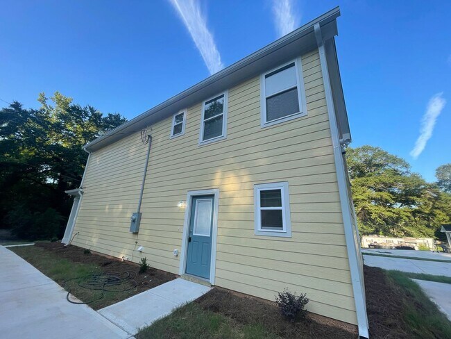 Building Photo - NEW CONSTRUCTION! Available August 10TH, 2026! 1/2 Off Deposit!