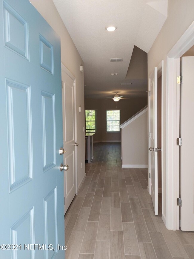 Building Photo - 12866 Josslyn Ln