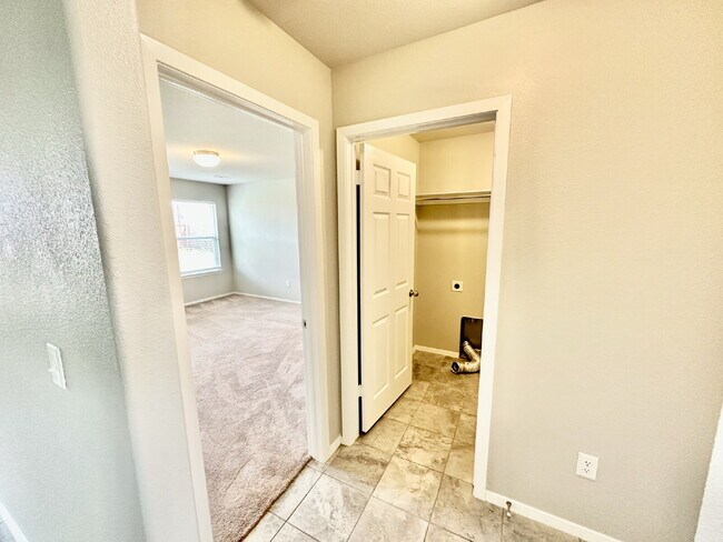 Building Photo - 1600 Scotland Dr