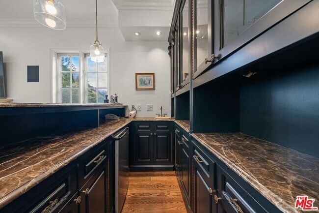 Building Photo - 9023 Alto Cedro Dr