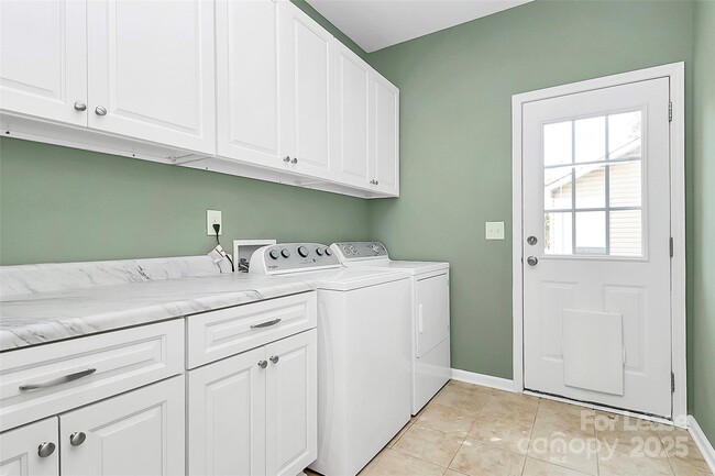 Building Photo - 10027 Juniper Trace Drive