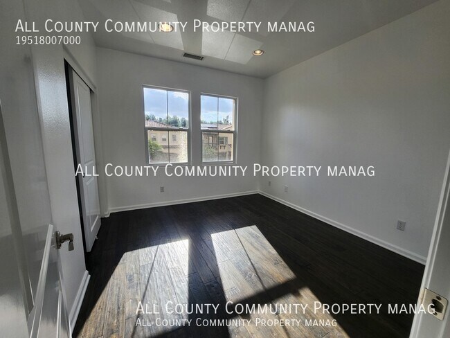 Building Photo - 43 Los Indios