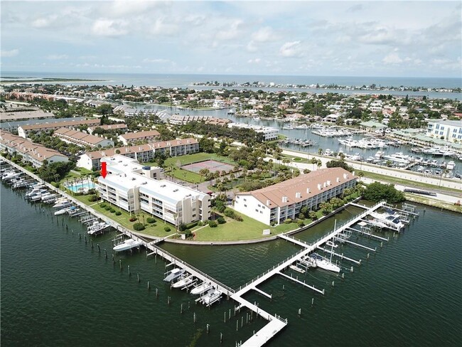 Building Photo - 363 Pinellas Bayway S