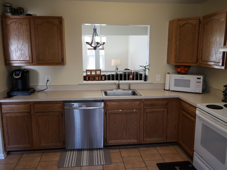 Building Photo - 504 Waters Cove Ct