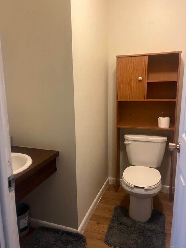 Building Photo - 244 High Path Rd