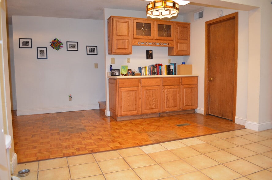 Building Photo - 5681 Fullview Heights Dr