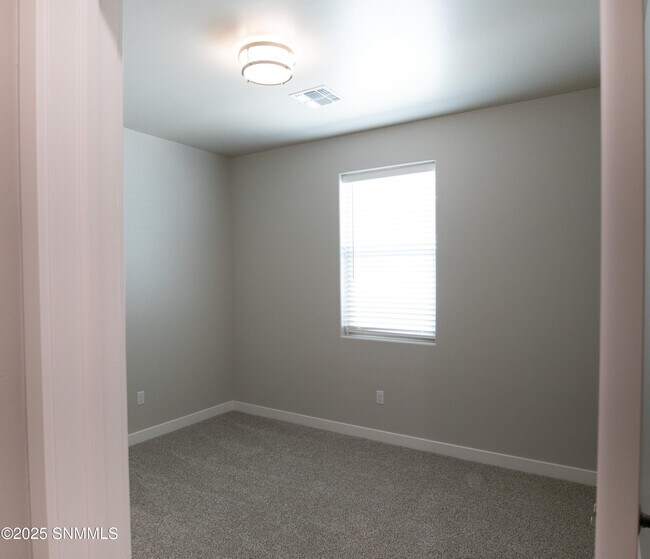 Building Photo - 3019 San Jenaro Dr