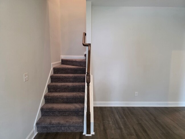 Building Photo - 57 Oakmont Dr