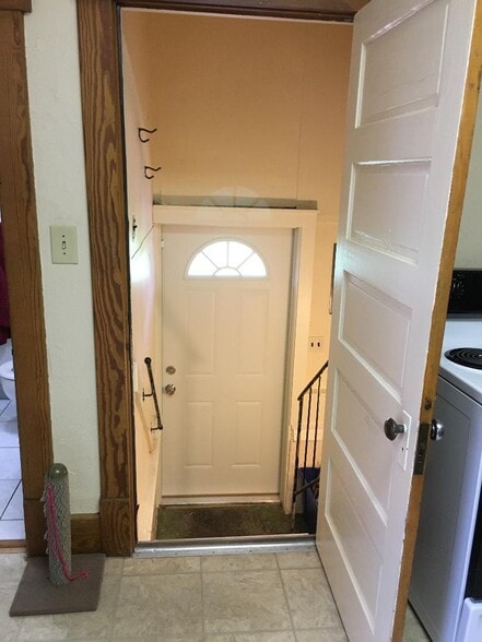 Building Photo - 208 Avondale Ave