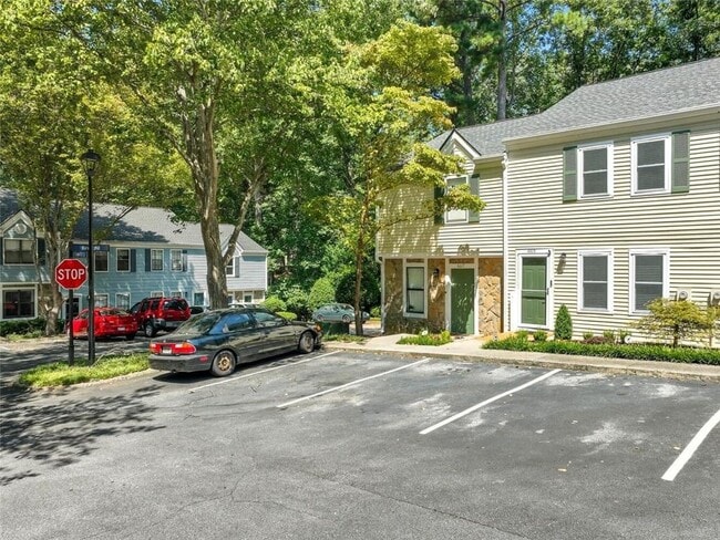 Building Photo - 6615 Sienna Ct