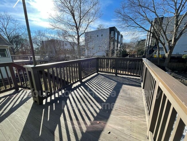 Building Photo - 228 Mayson Ave NE