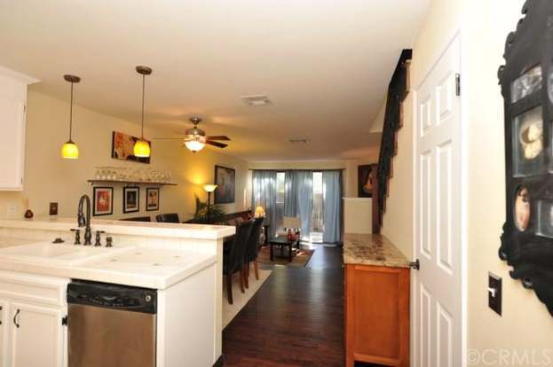 Building Photo - 3 Lakepines-