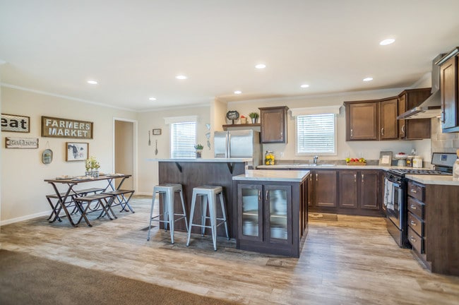 Building Photo - Country Heritage