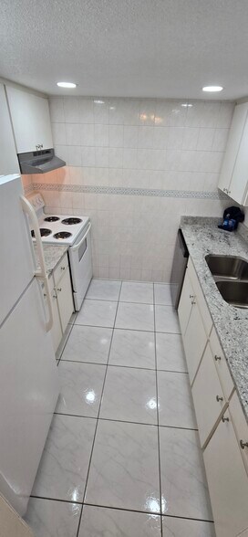 Building Photo - 4725 Christa Ct