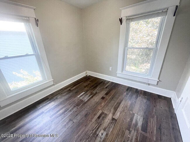 Building Photo - 2129 Brown Ave