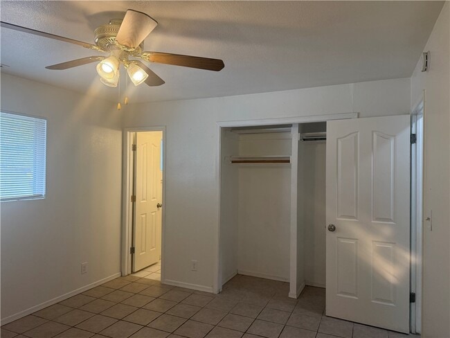 Building Photo - 1943 Pico St