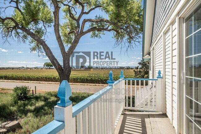 Building Photo - 1530 33rd Ln