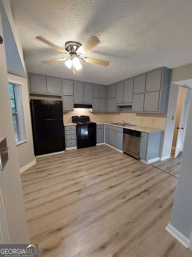 Building Photo - 140 Hunters Ln