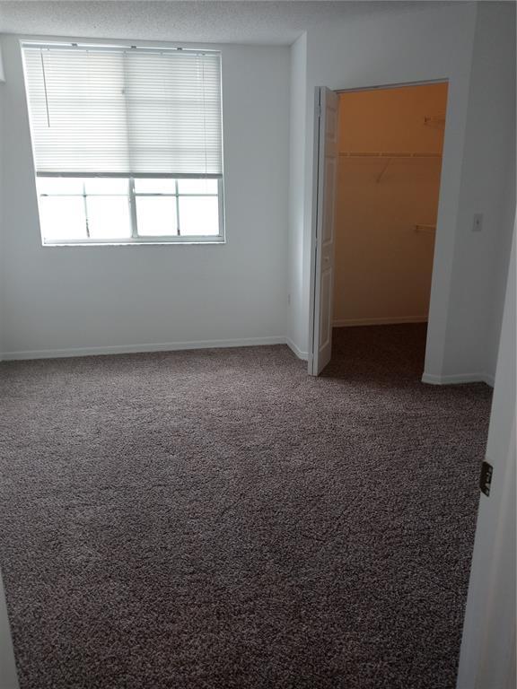 Building Photo - 777 SW 111th Way