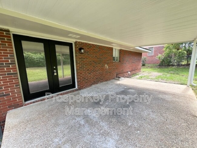 Building Photo - 3465 Melrose Dr
