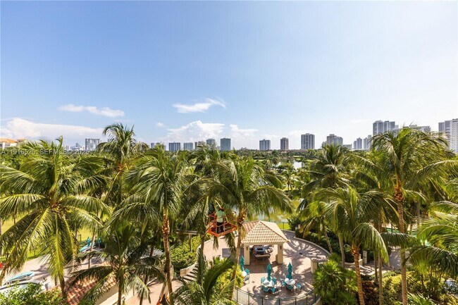 Building Photo - 19501 W Country Club Dr