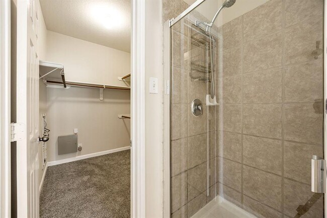 Building Photo - 10427 Lyndon Meadows Dr