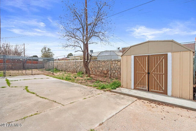 Building Photo - 3313 Cork Dr